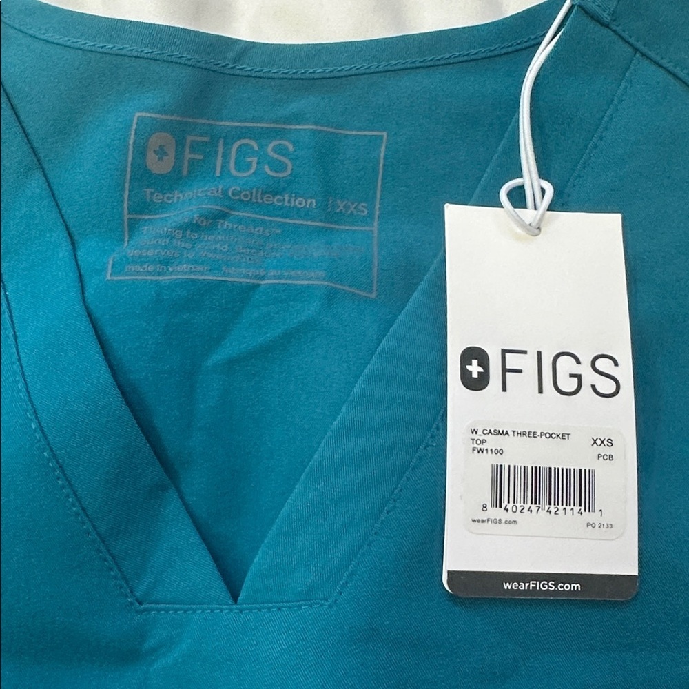 NWT Figs Casma three pocket top in Pacific Blue - Picture 2 of 7
